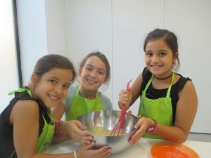 Niñas en la Escuela de Las Rozas - Superchefs Kitchen Academy