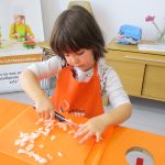 ¿Qué aprenden los niños cuando van a una escuela de cocina infantil?